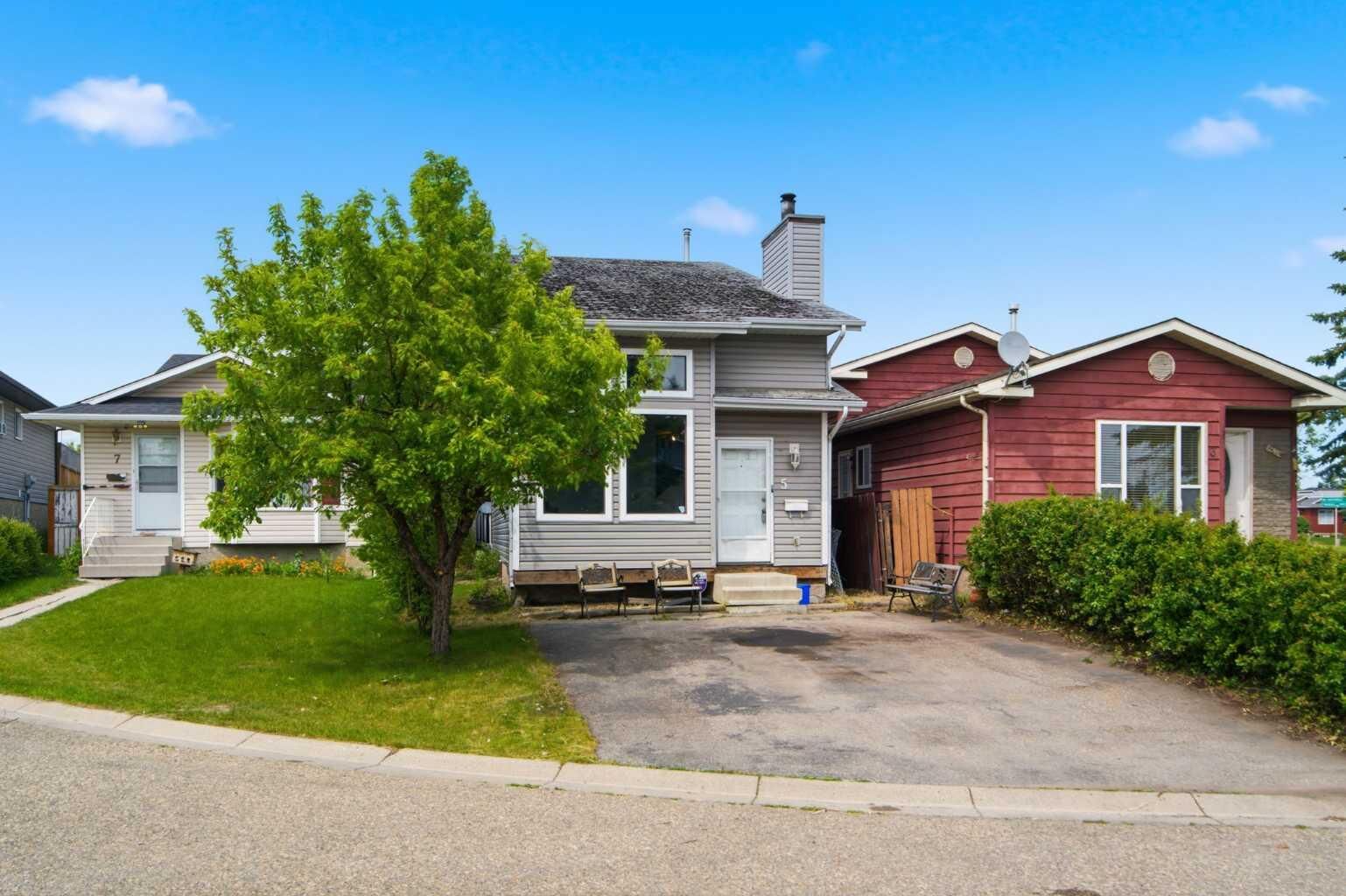Property Photo:  5 Martingrove Court NE  AB T3J 2S3 