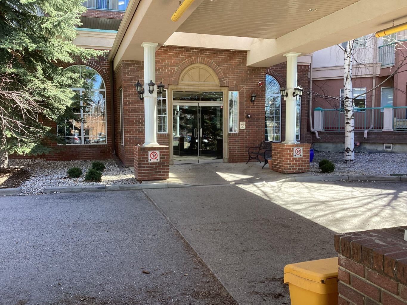 Property Photo:  200 Lincoln Way SW 302  AB T3E 7G7 