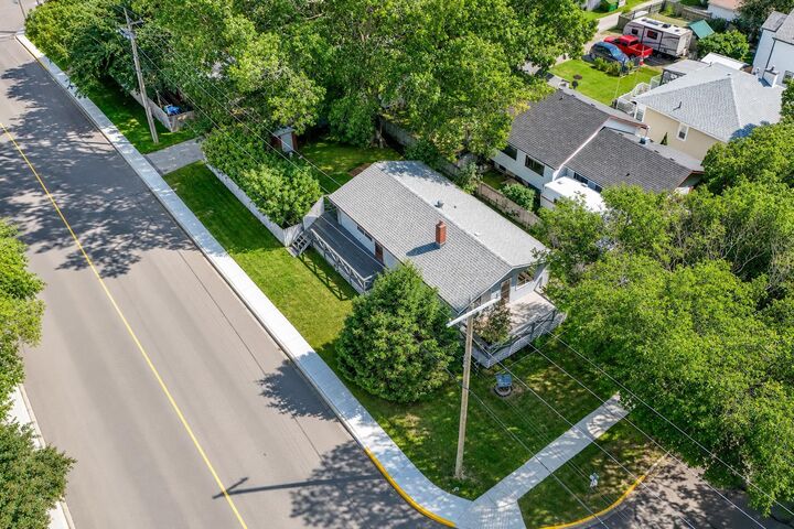 Property Photo: 5259 51 Street AB T4L 1H7