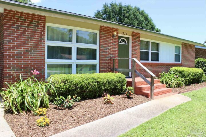 Property Photo: 3820 Whispering Pines Dr FL 32504