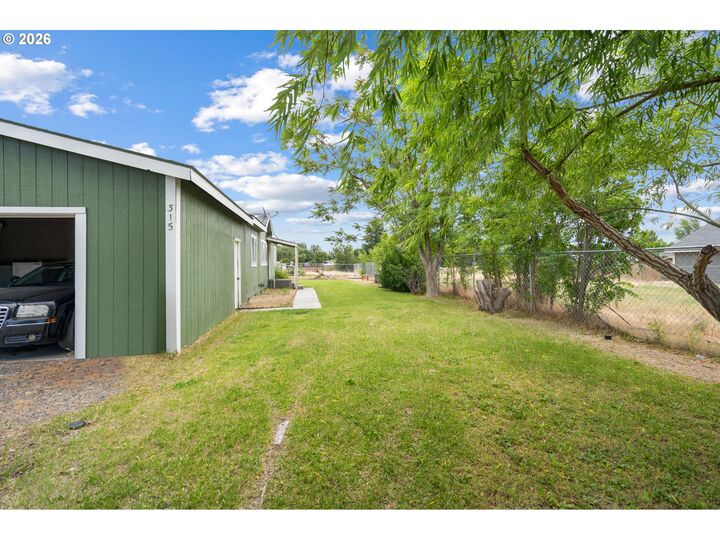 Property Photo:  315 SE Third St  OR 97844 