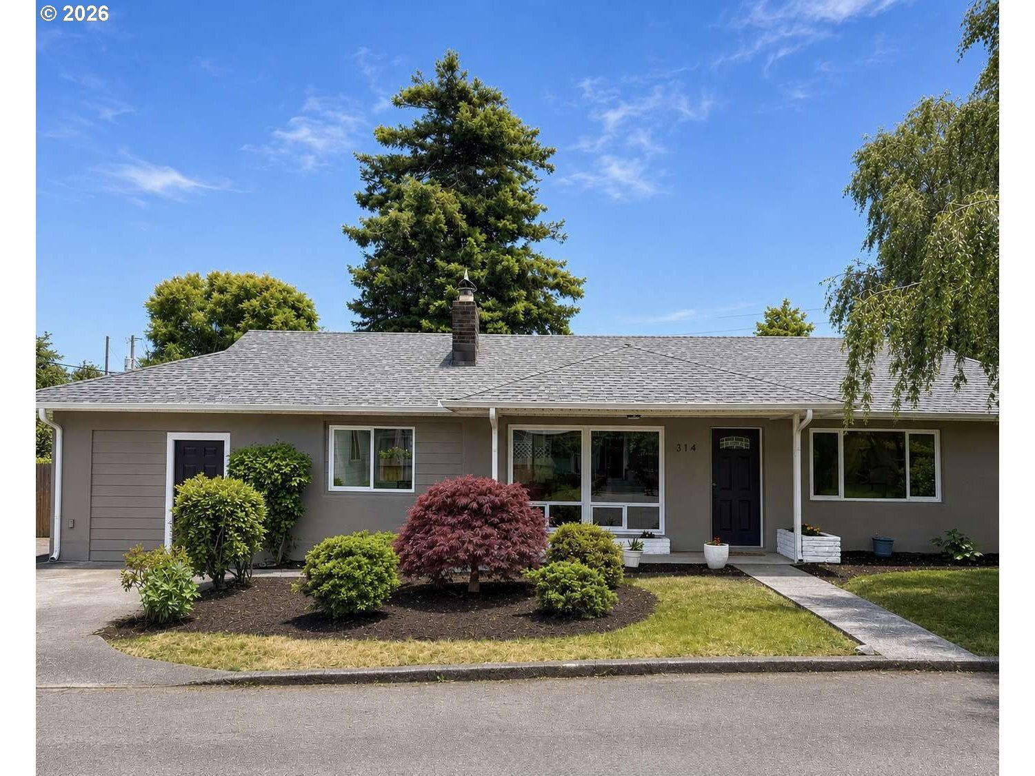 Property Photo:  314 Del Norte Ln  OR 97415 