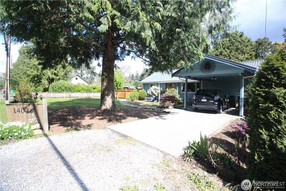 Property Photo:  14026  Meridian Avenue N  WA 98133 