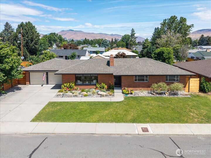 Property Photo:  1112  Cedar Street  WA 98801 