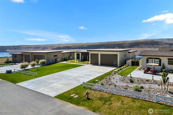 Property Photo: 9665 Ridgeview Drive NW WA 98848