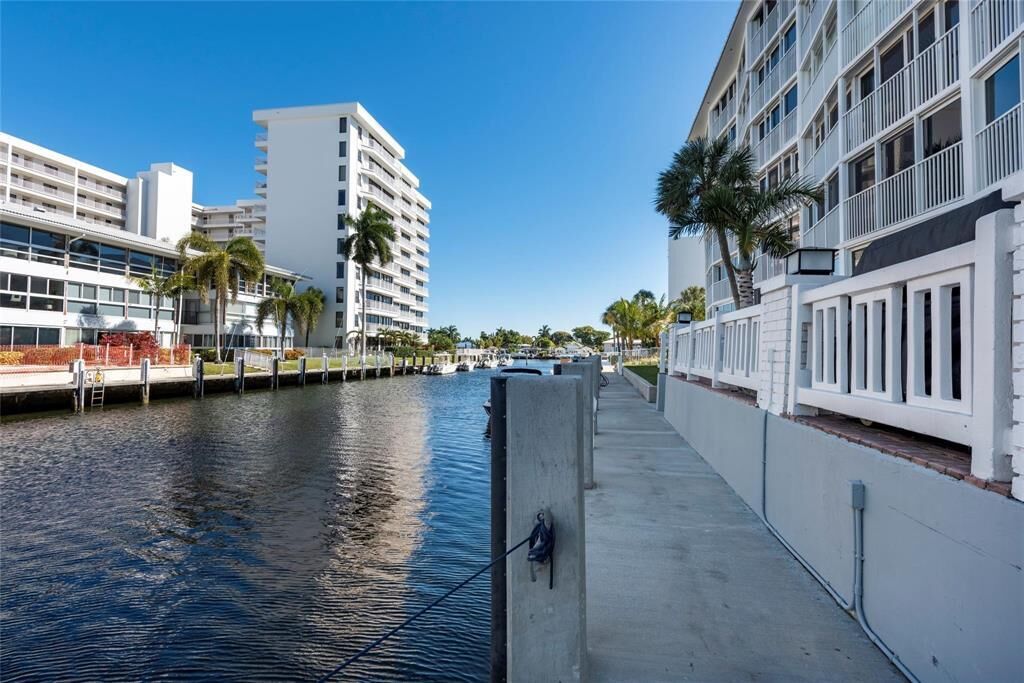 Property Photo:  3101 NE 47th Court 504  FL 33308 