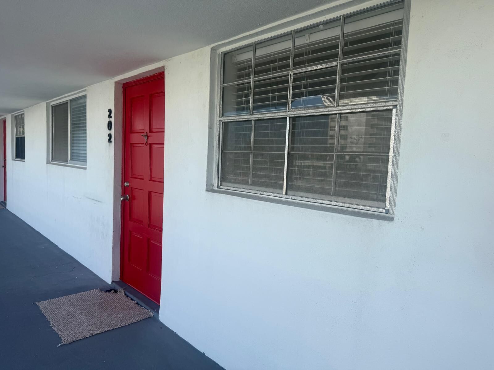 Property Photo: 402 Lake Shore Drive 202 FL 33403