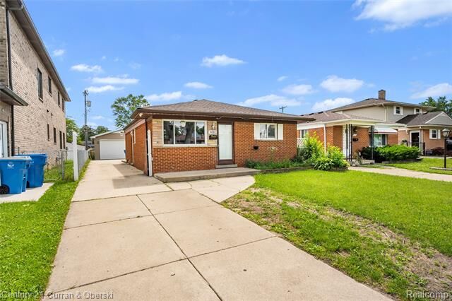 Property Photo:  6042 Highview Street  MI 48127 