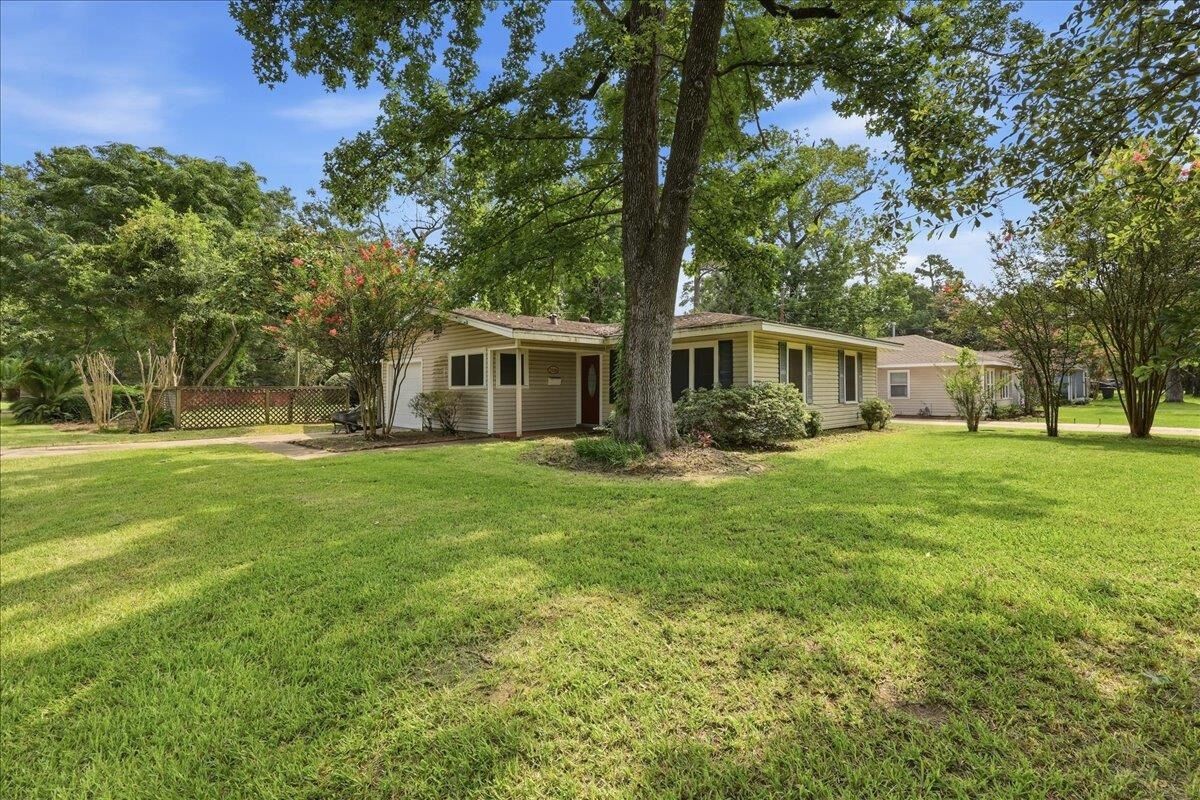 Property Photo: 5990 Sallie TX 77706