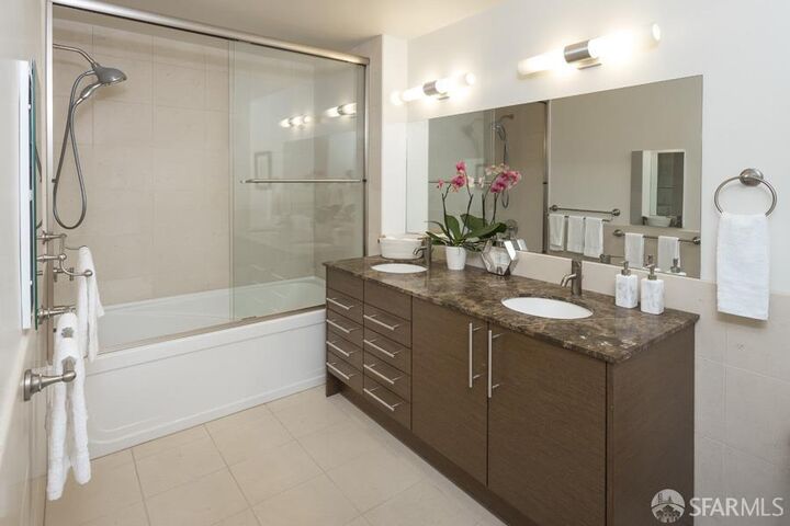 Property Photo:  301 Main Street 25E  CA 94105 