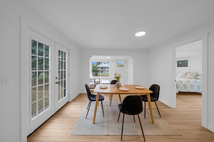 Property Photo:  1922 E Columbia Ave  WA 99208 