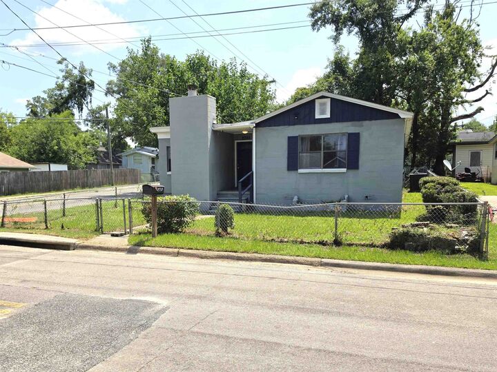 Property Photo:  2001 Daisy Street  FL 32310 