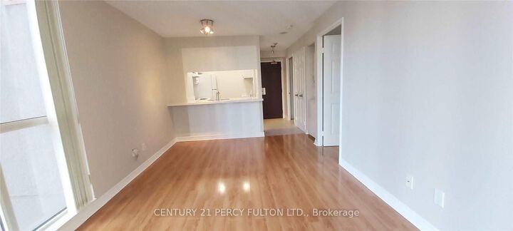 Property Photo: 736 Bay Street 1512 ON M5G 2M4