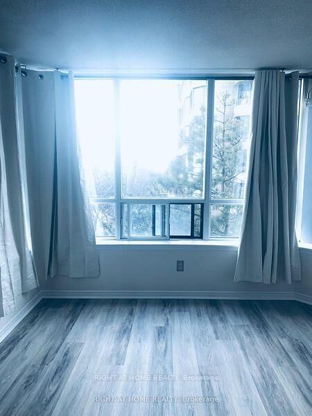 Property Photo:  91 Townsgate Drive 411  ON L4J 8E8 