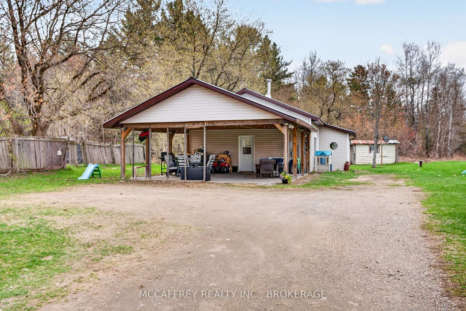 Property Photo: 14 Glastonbury Road ON K0H 2G0