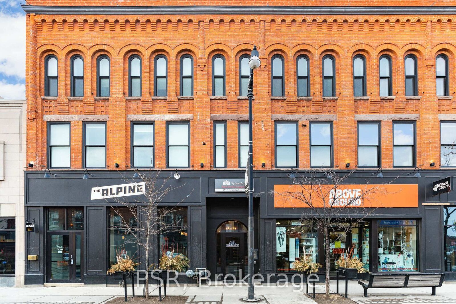 Property Photo:  2870 Dundas Street W 212  ON M6P 1Y8 