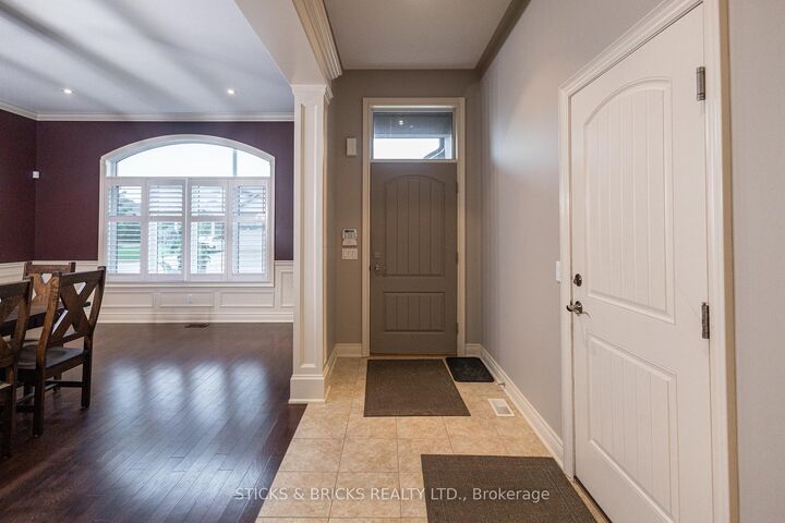 6415 Christopher Crescent — photo 1