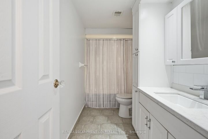 Property Photo: 15 Towering Heights Boulevard 1005 ON L2T 3G7