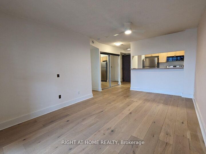 Property Photo:  1797 Queen Street E 409  ON M4L 3Y5 