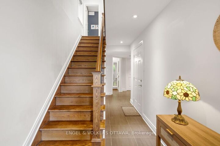Property Photo:  270 Royal Avenue  ON K2A 1T5 