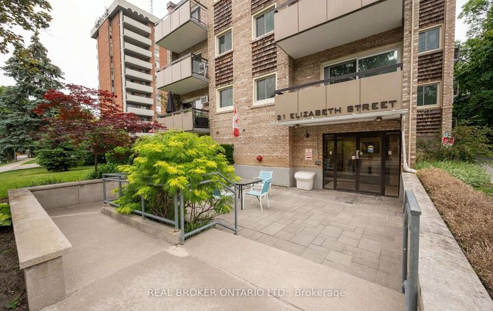 Property Photo:  21 Elizabeth Street S 202  ON L4C 3V5 