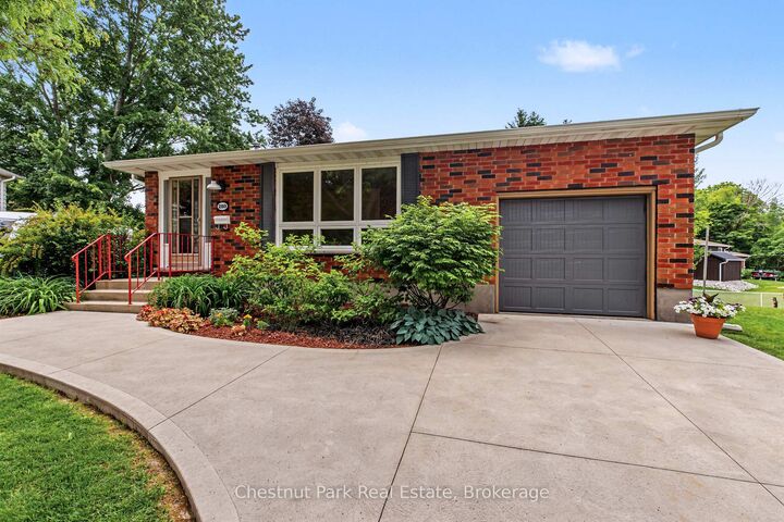 280 8th Avenue E — photo 1