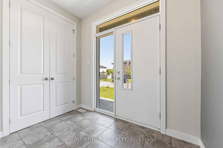 730 Kirkham Crescent — photo 1