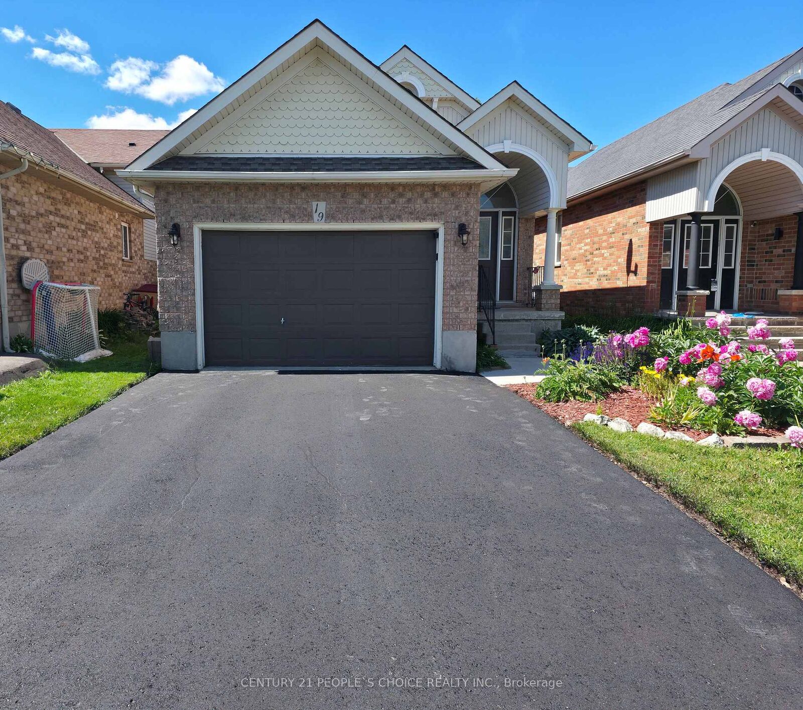 Property Photo:  19 McKitrick Drive  ON L9W 5C2 