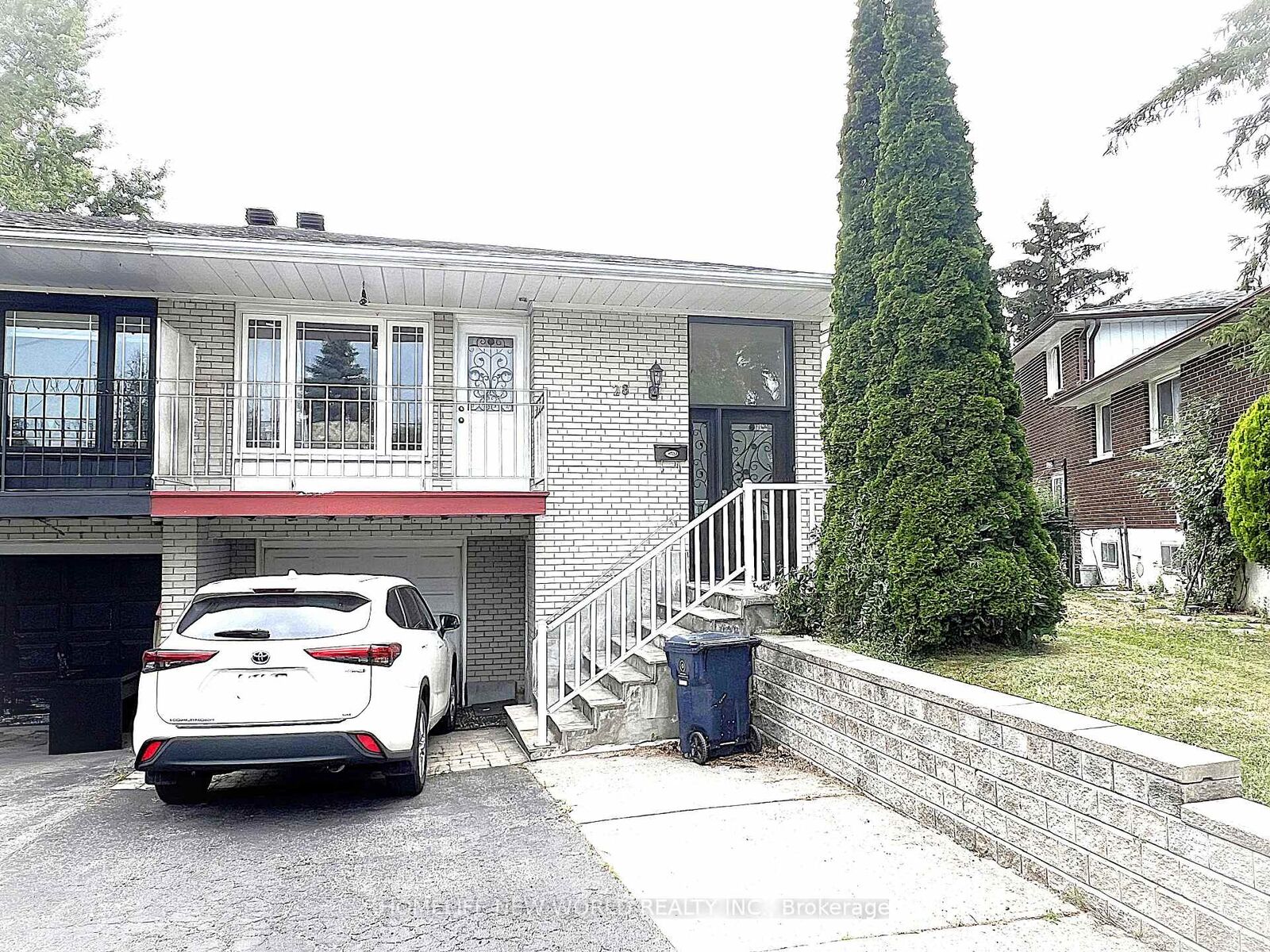 Property Photo: 28 Greyhound Drive ON M2H 1K3