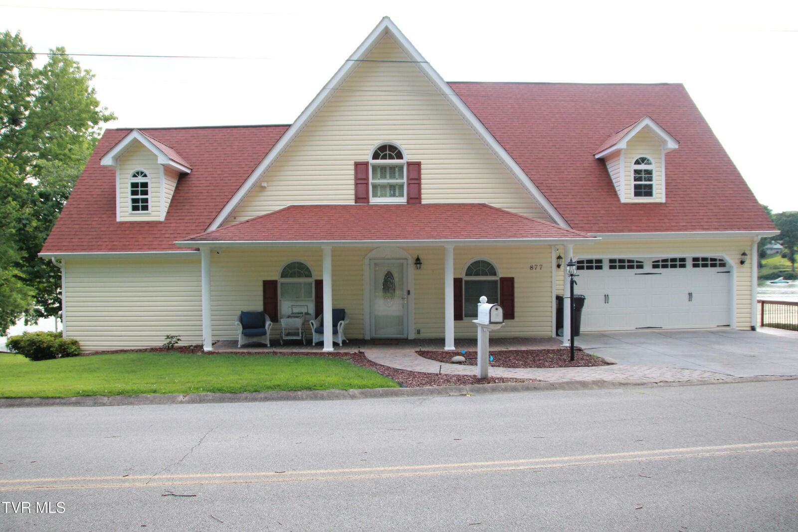 Property Photo:  877 Summer Sound Road  TN 37686 