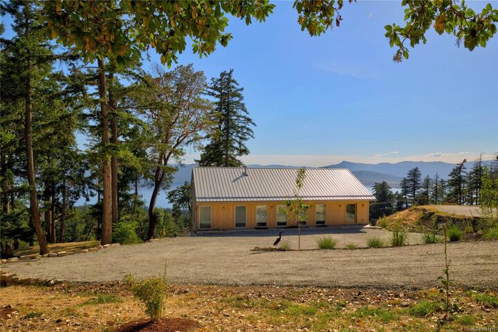 Property Photo: 293 Canvasback Pl BC V8K 2W5