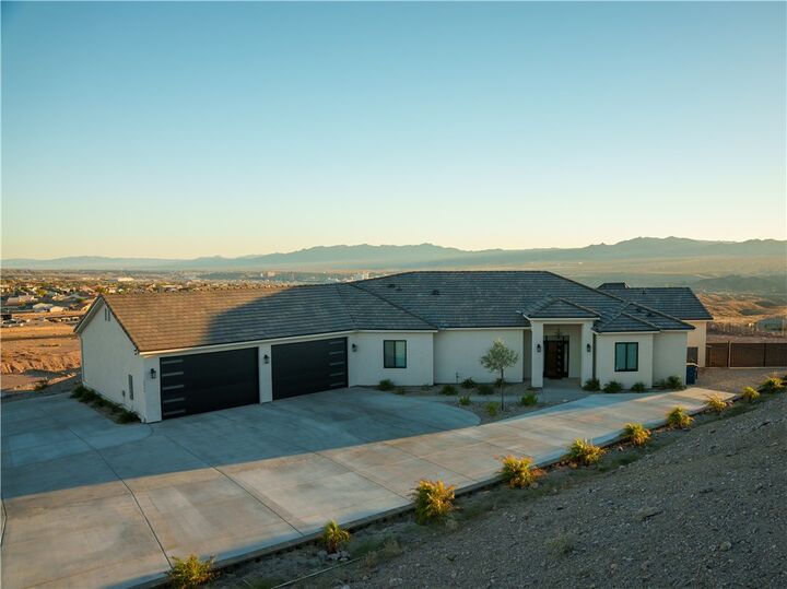 Property Photo: 2925 Sinyala Canyon Drive AZ 86429