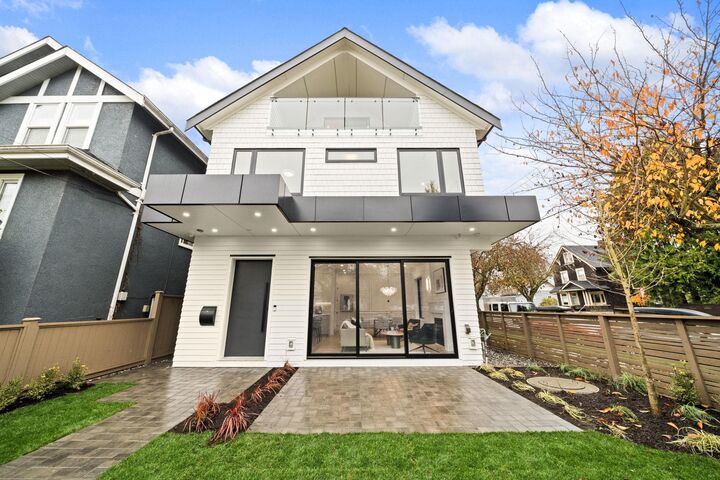 Property Photo: 1095 E 14th Avenue BC V5T 2P1