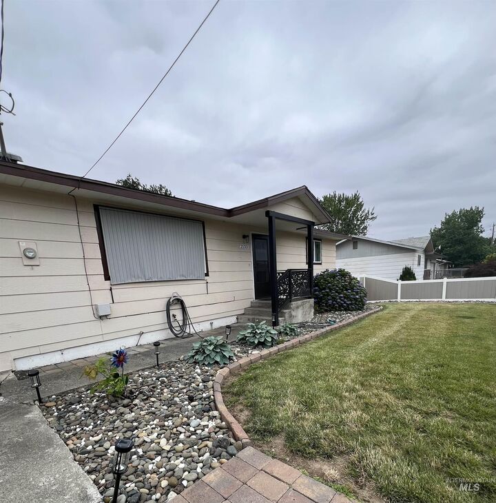 Property Photo: 2133 10th Ave. WA 99403