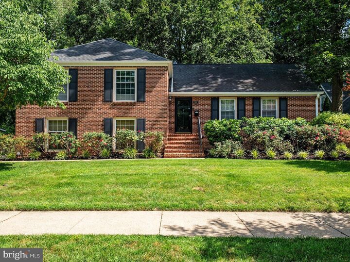 Property Photo:  1589 Crofton Parkway  MD 21114 