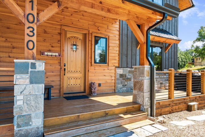 Property Photo:  1030 High Valley Overlook  NC 28604 