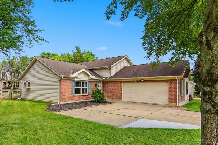 Property Photo: 1555 Barrington Court OH 45036
