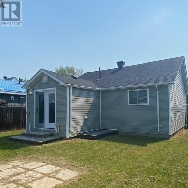 Property Photo:  720 First St E  ON P0T 1M0 