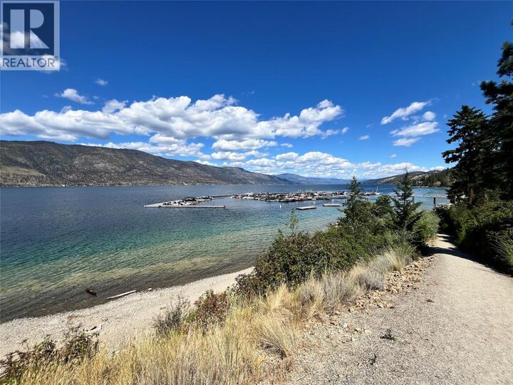 Property Photo: 3220 Hilltown Drive 22 BC V1V 0C6