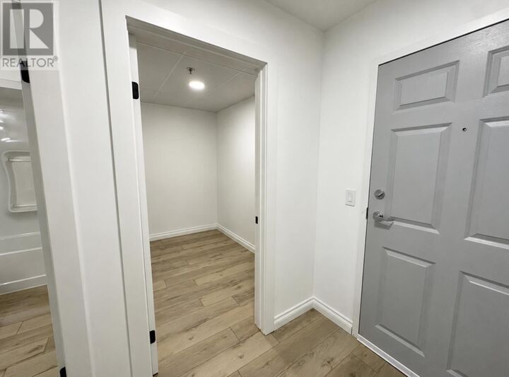 Property Photo: 604 - 5 Bay Road ON P9N 3P3