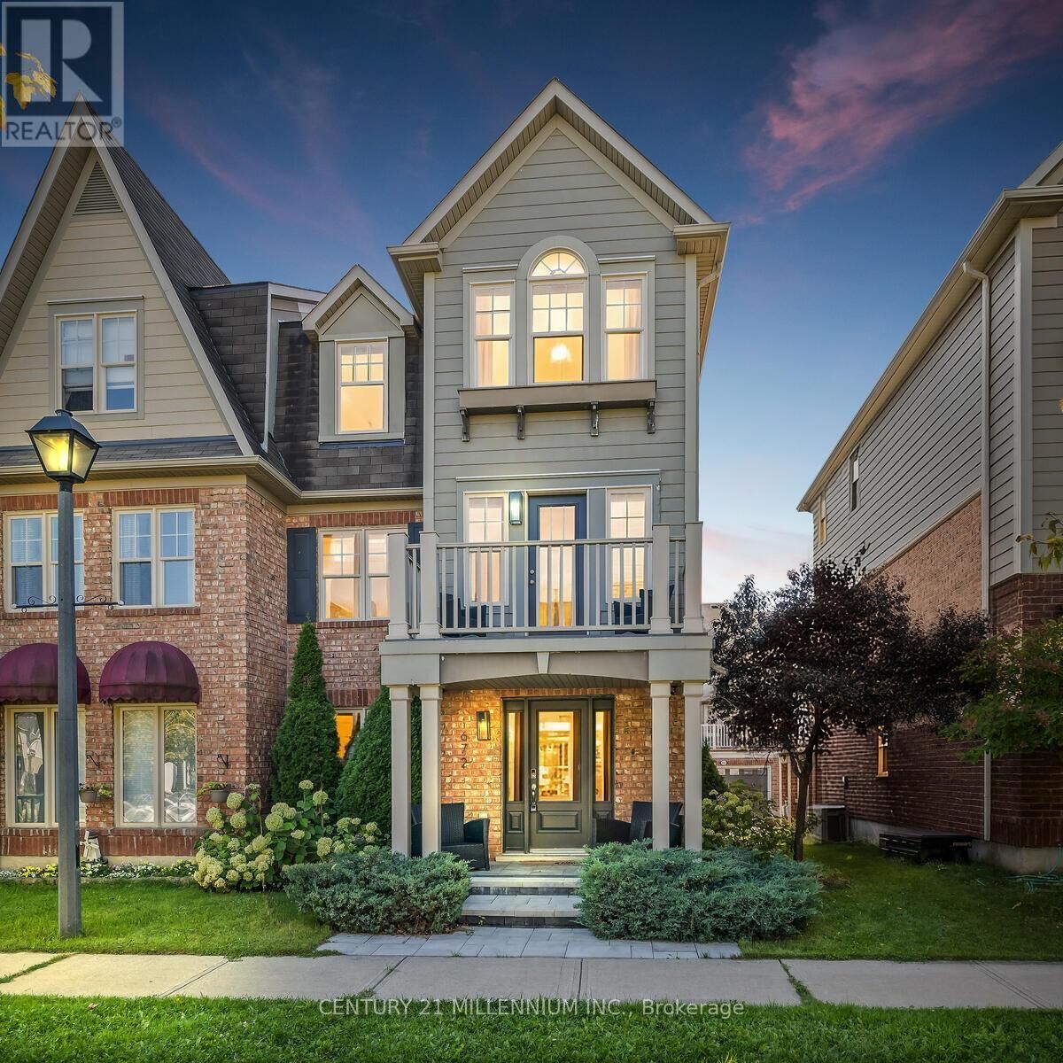 Property Photo:  672 Holly Avenue  ON L9T 0G2 