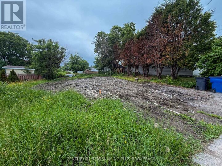 Property Photo: 450 Cecil Street ON P0J 1K0
