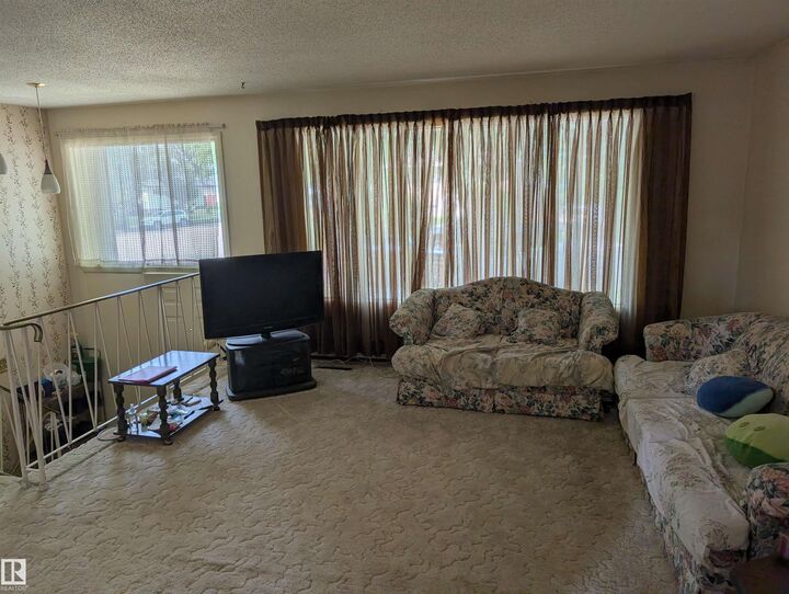 Property Photo:  6415 147 Avenue NW  AB T5A 1T6 