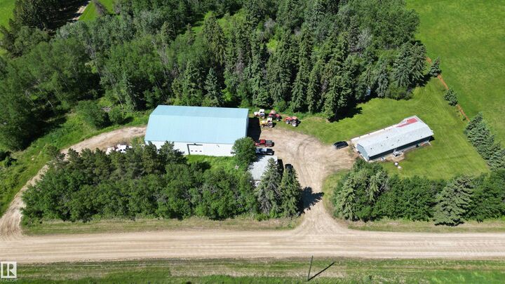 Property Photo:  56326 Rge Rd 65  AB T0E 2A0 
