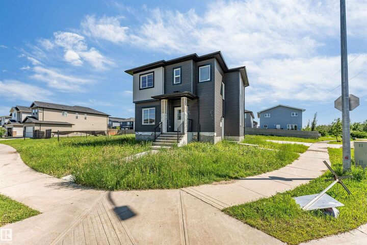 292 Fraser Way NW NW — photo 1