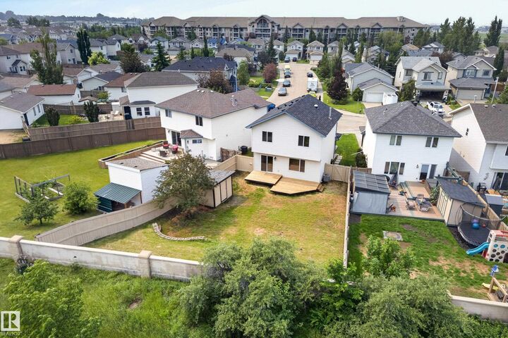 Property Photo:  152 Brighton Bay  AB T8H 2C2 