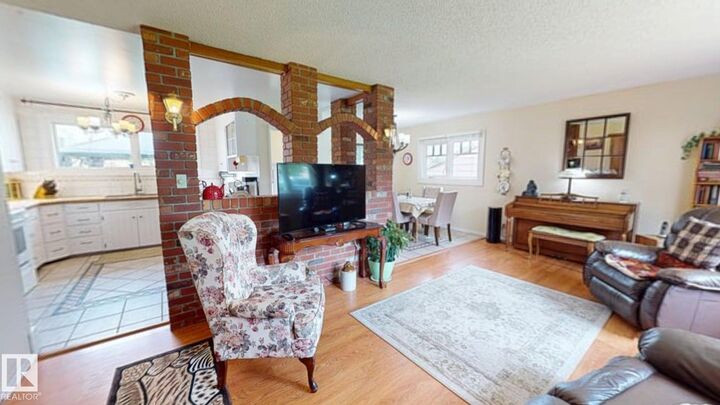 Property Photo: 5004 50 Avenue AB T0E 0T0