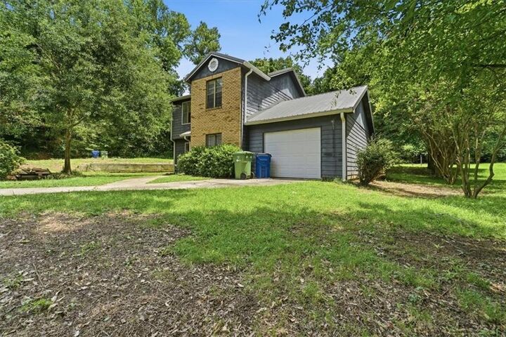 Property Photo:  194 Brownlee Road SW  GA 30331 