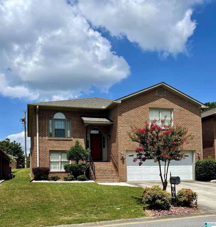 Property Photo:  1607 Parkman Street  AL 35055 