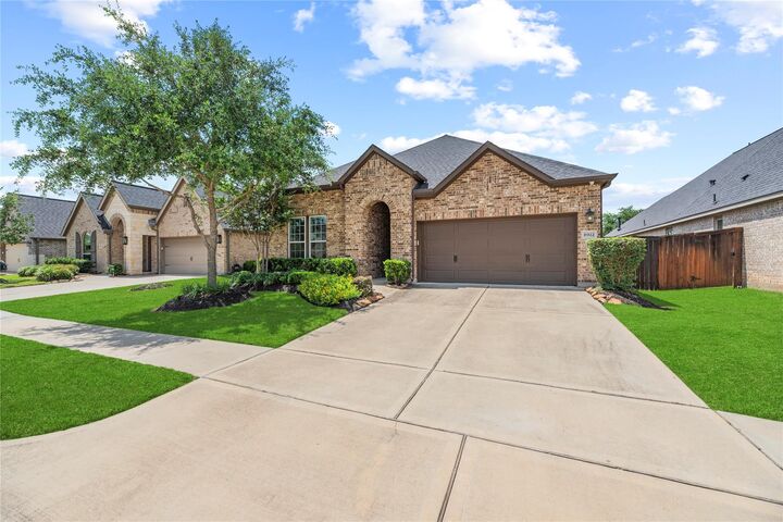 Property Photo: 6922 Goldstrum Way TX 77493